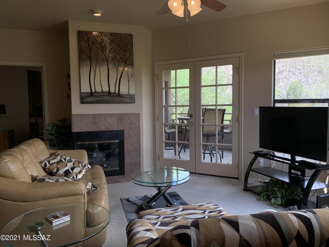 Building Photo - 6655 N Canyon Crest Dr