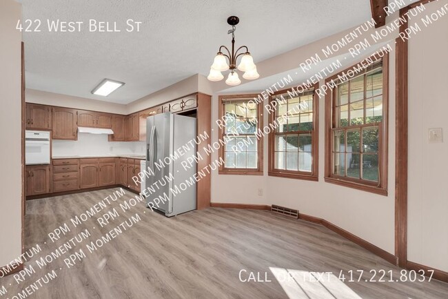 Building Photo - 3 BED, 2 BATH HOUSE FOR RENT