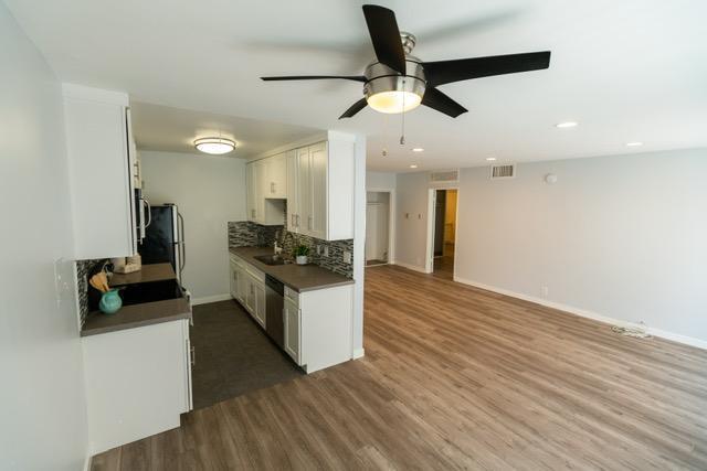 Primary Photo - 231 N La Peer Dr