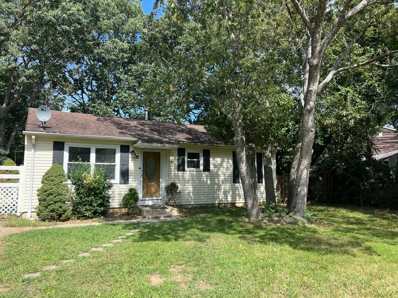 Primary Photo - 161 Ronald Rd