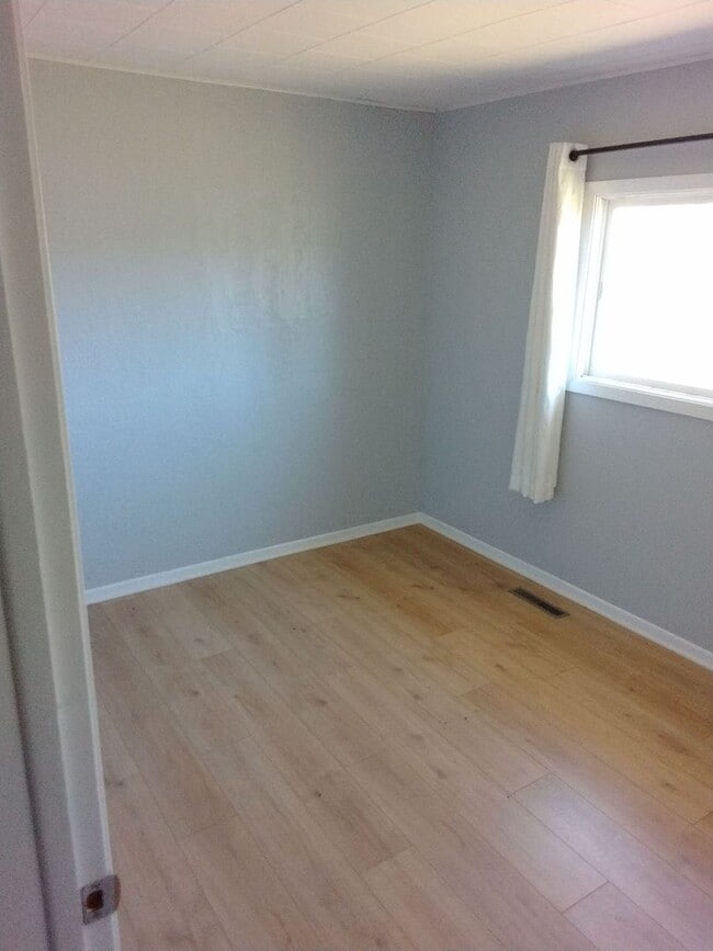 Building Photo - 3 Bedroom home