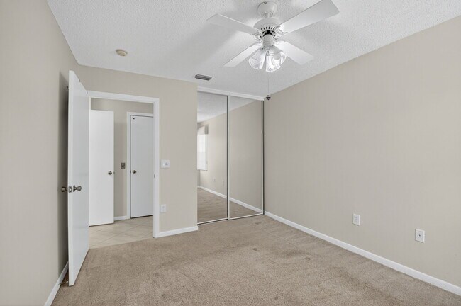 Building Photo - 5136 Floria Dr