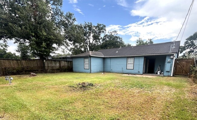 Building Photo - 1400 Cactus St