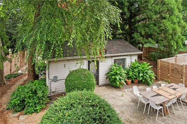 Building Photo - 1337 Briarcliff Rd NE