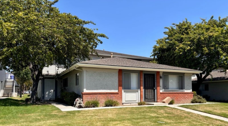 Primary Photo - 1204 Acadia Pl