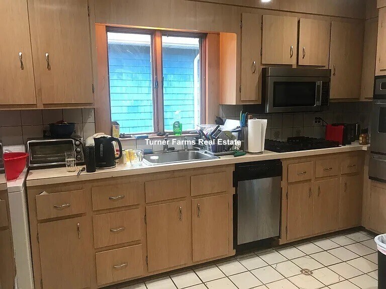 Building Photo - 24 Chetwynd Rd