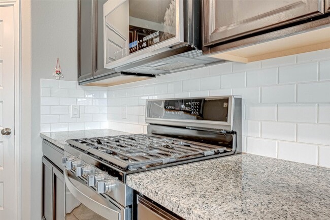 Building Photo - 3206 Dry Creek Dr