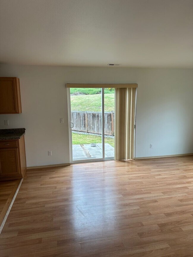 Building Photo - A charming 3 beds 2.5 bath house in Bothell!