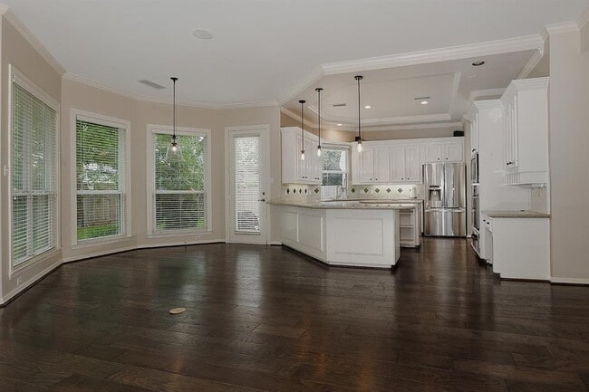 Building Photo - 14 Graceful Elm Ct