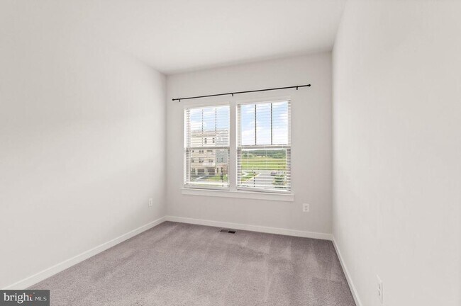 Building Photo - 1109 Madeira Terrace SE