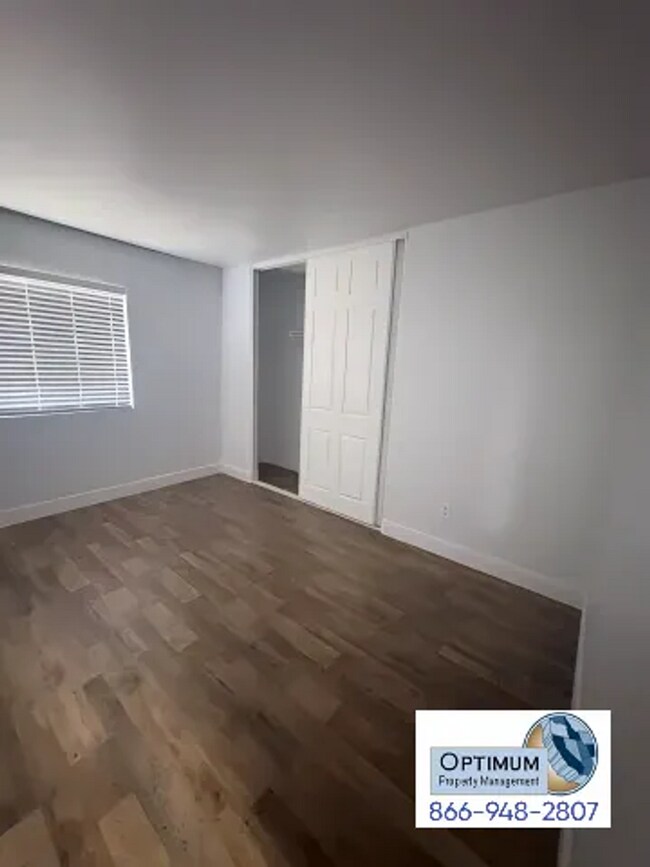 Building Photo - Spacious 4-Bedroom Home with Elegant Finishes & Convenient Location