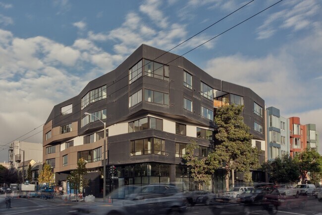 Building Photo - 400 Grove St