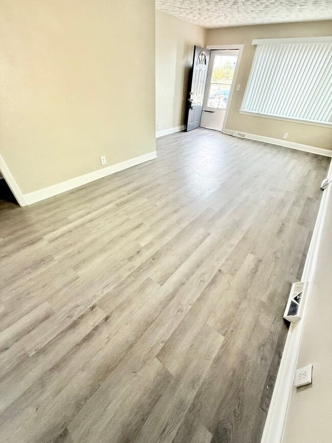 Building Photo - ***Renovated 3 Bedroom Ranch*Near Casino & Naval Hospital & Shipyard