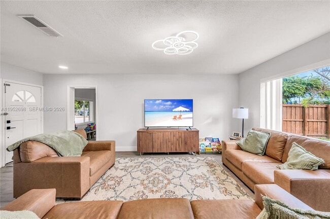 Building Photo - 15930 SW 90th Ave