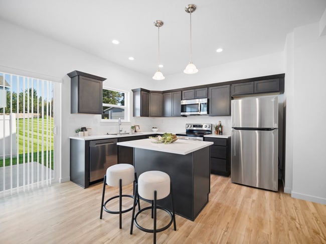 Building Photo - Newer Duplex in Deer Park 3bed, 2.5 bath