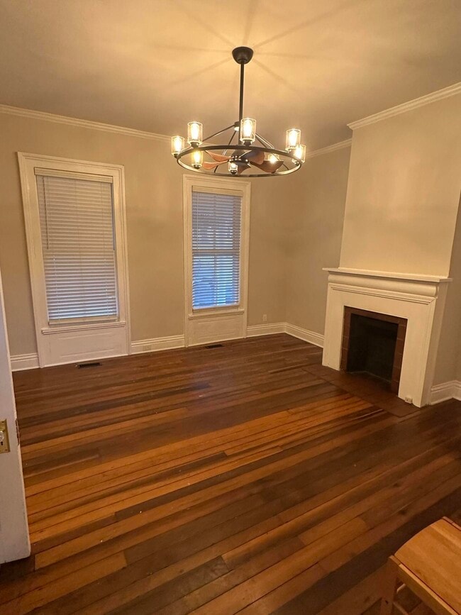 Building Photo - 313 Capital Ave