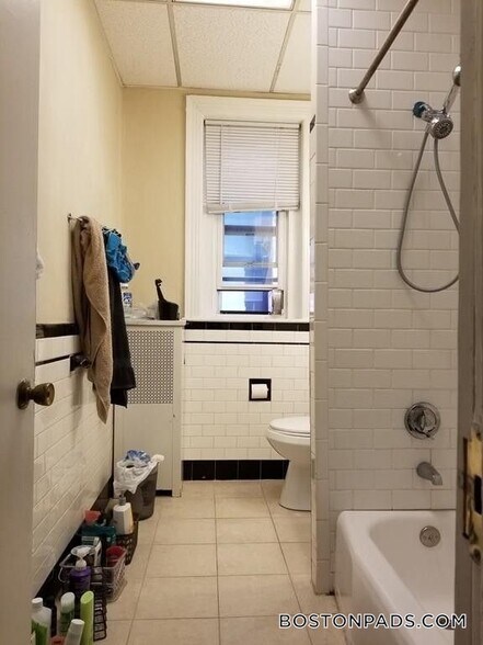 Building Photo - 15 Aberdeen St