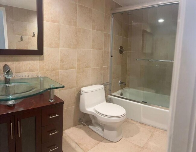 Building Photo - 2 bedroom in Sunny Isles Beach FL 33160