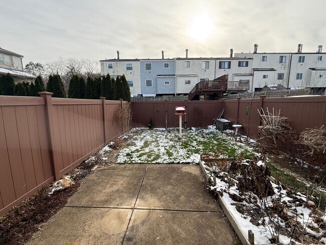 Building Photo - Gibsonia 2 bedroom townhome