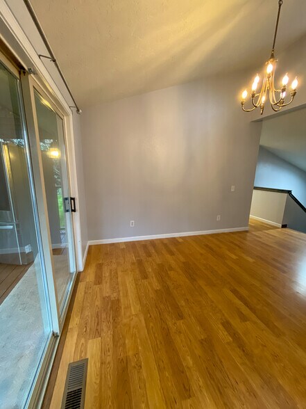 Building Photo - 925 Manzanal St NE