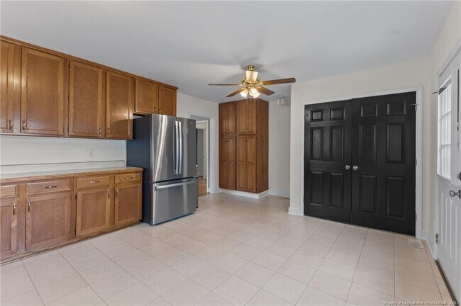 Building Photo - 813 McPherson Ave