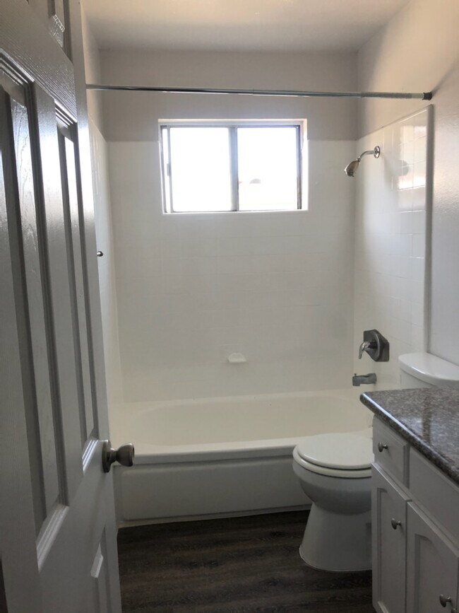 Upstairs Full bathroom - 12531 Eucalyptus Ave