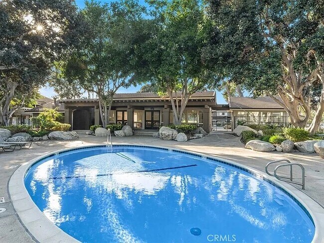 Building Photo - Move-In Ready 2BR | Fresh Paint | Unfurnished & Ready for Your Style