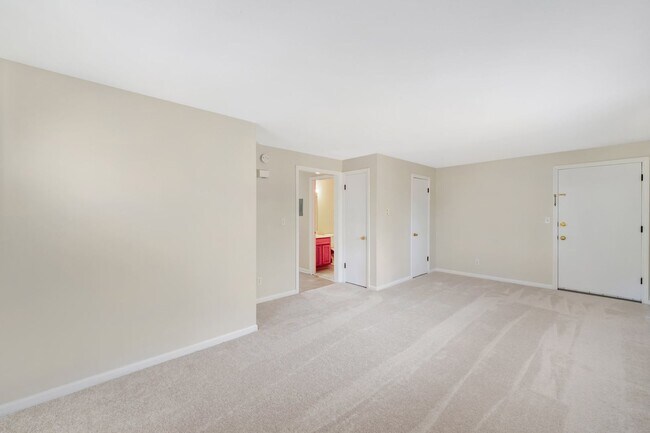 Building Photo - Andover, CT- One bedroom one bath apt in a gorgeous country setting.  It is time for a new start!