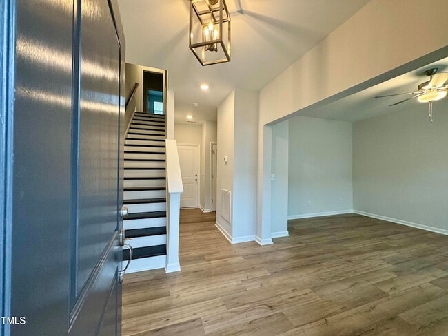 Building Photo - 209 Hickory Plns Rd