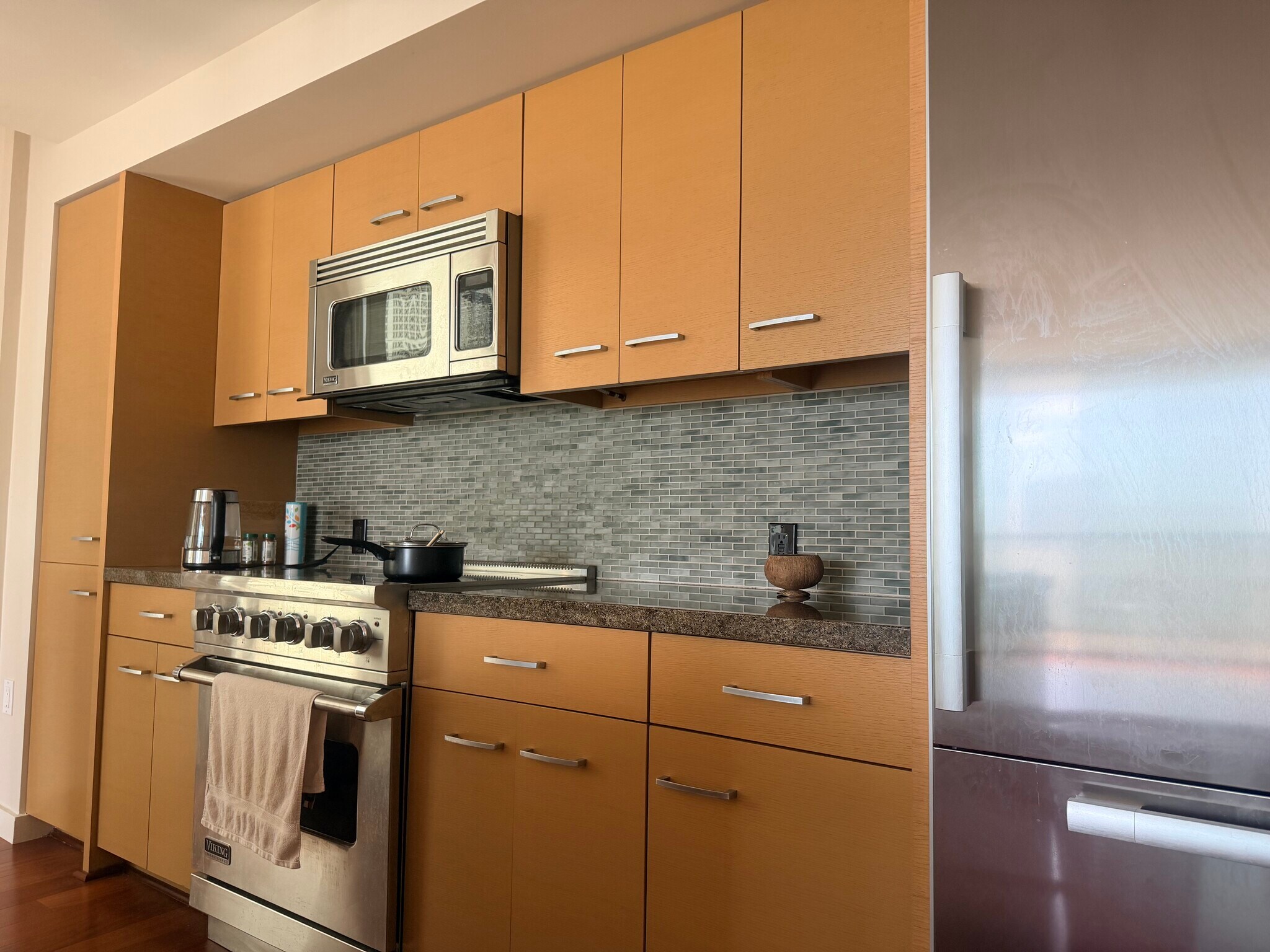 Building Photo - 1837 Kalakaua Ave