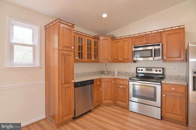 Building Photo - 5323 Debbie Ct