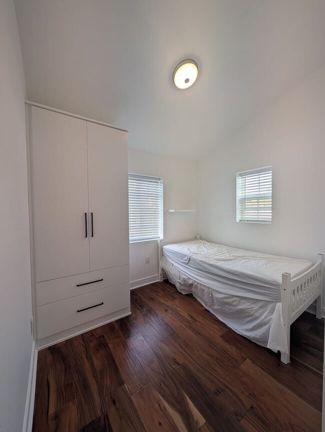 Building Photo - Beautifully Renovated 2 Bedroom in Oceanside!