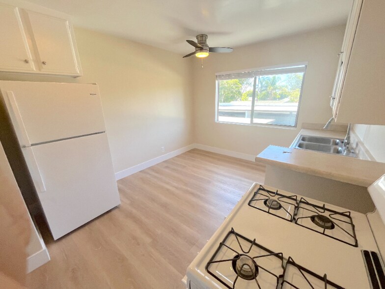 Building Photo - 2115 Placentia Ave