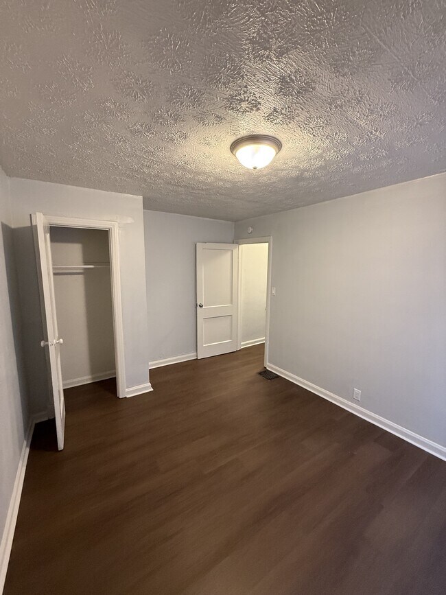 Building Photo - 3444 N Parker Ave