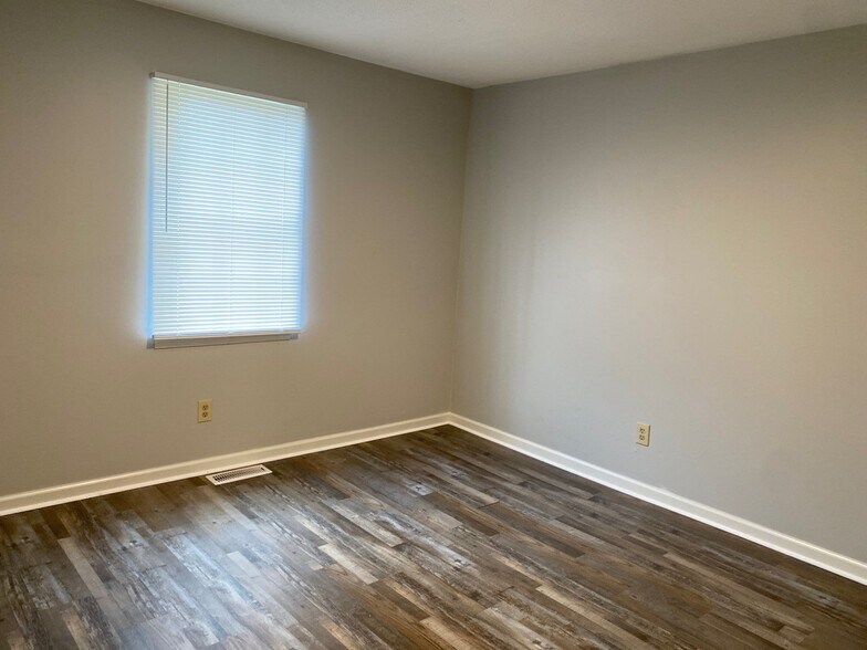 Building Photo - 40 Rossfield Cv