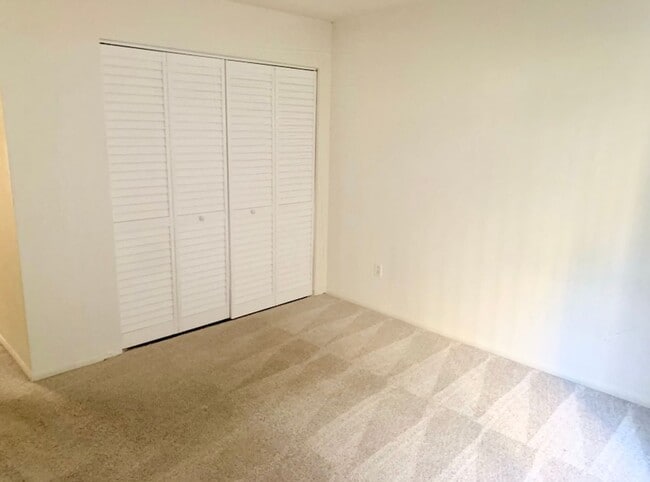 Building Photo - 3BD/3BA Townhome Available in Pacific Beach!