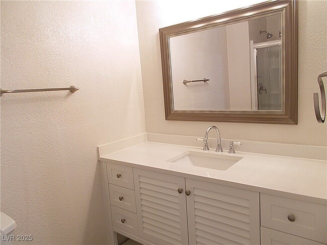 Building Photo - 7344 Vireo Dr