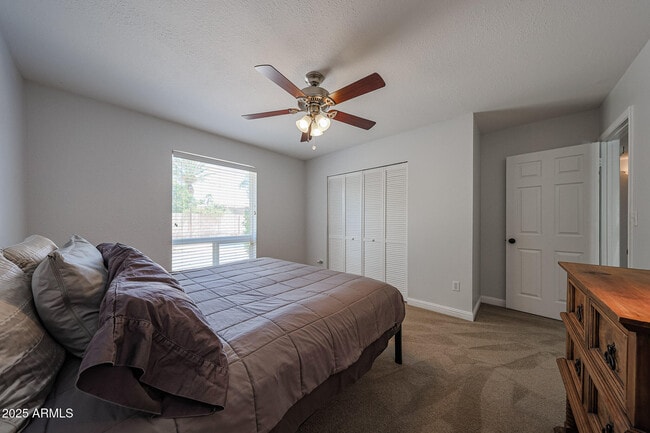 Building Photo - 601 E Forest Hills Dr