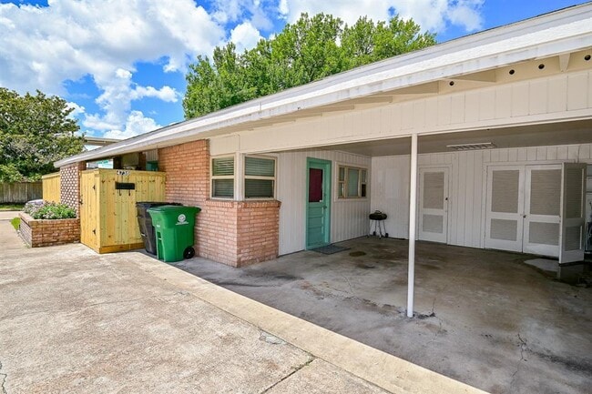 Building Photo - 4738 Merwin St