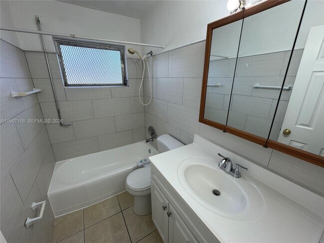 Building Photo - 2000 Buchanan St