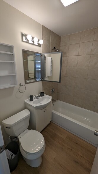 Building Photo - 14475 Jefferson Ave