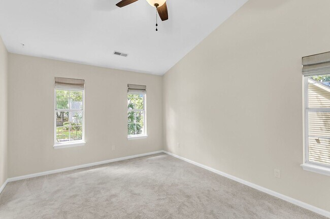 Building Photo - Coastal Convenience in the Heart of Mount Pleasant