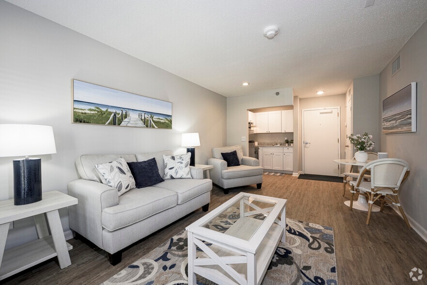 1BR, 1BA - 600SF - Living Room - Kings Reserve Sanford LLC