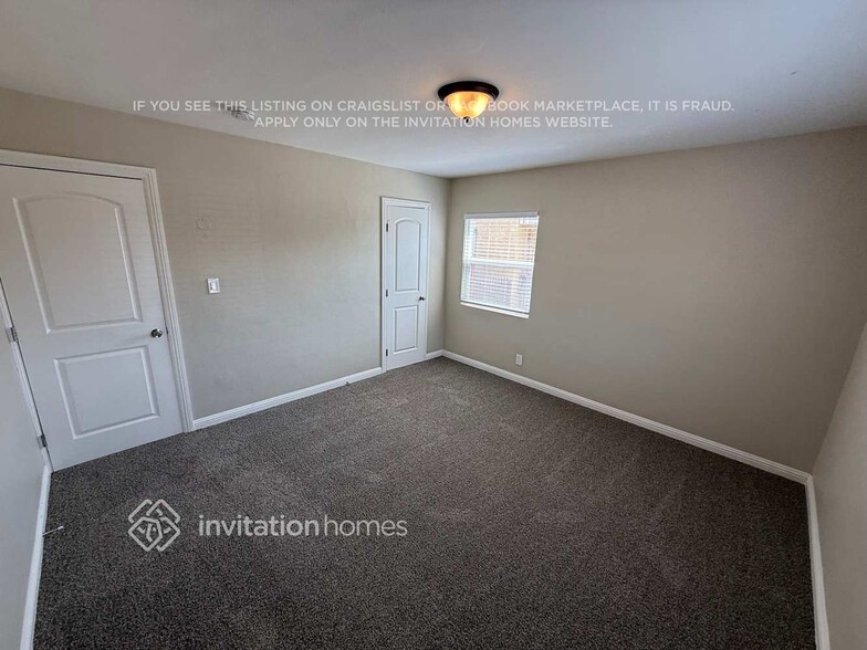 Building Photo - 751 E 104th St