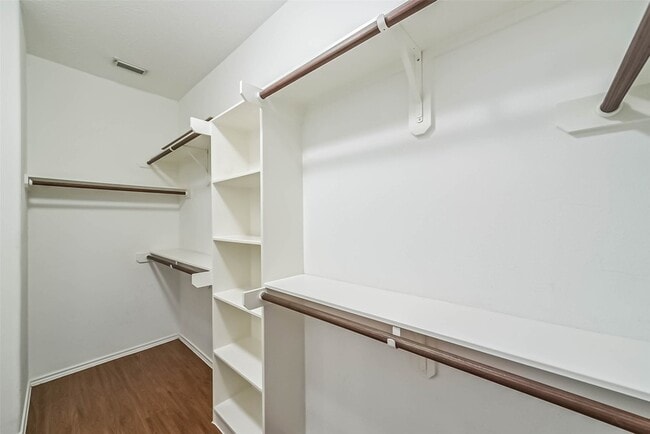 Building Photo - 8726 Old Maple Ln