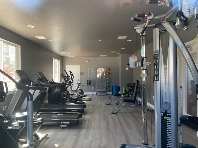 Building Photo - Beautiful  End Unit Townhome In Herriman
