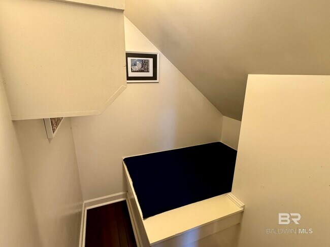 Building Photo - 6991 Carson Ln