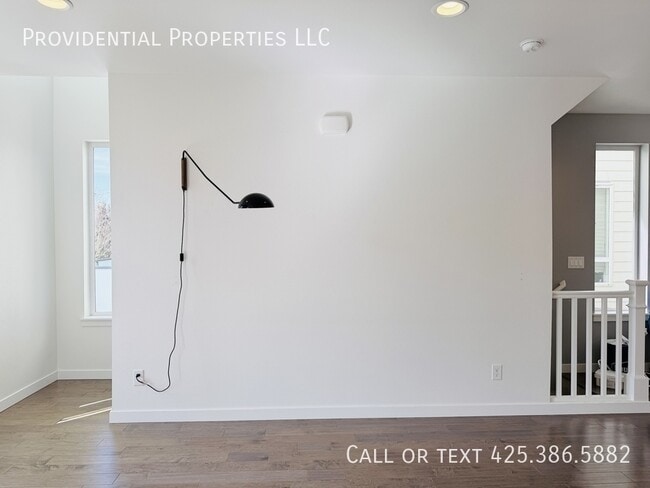 Building Photo - 14669 36th Ave NE