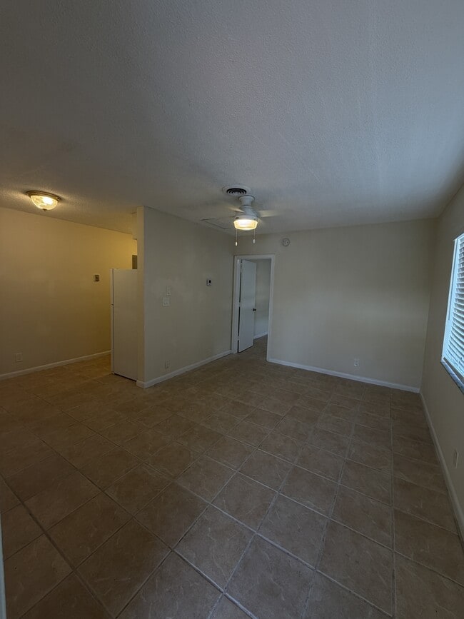 Interior Photo - 316 - Lamplighter LC