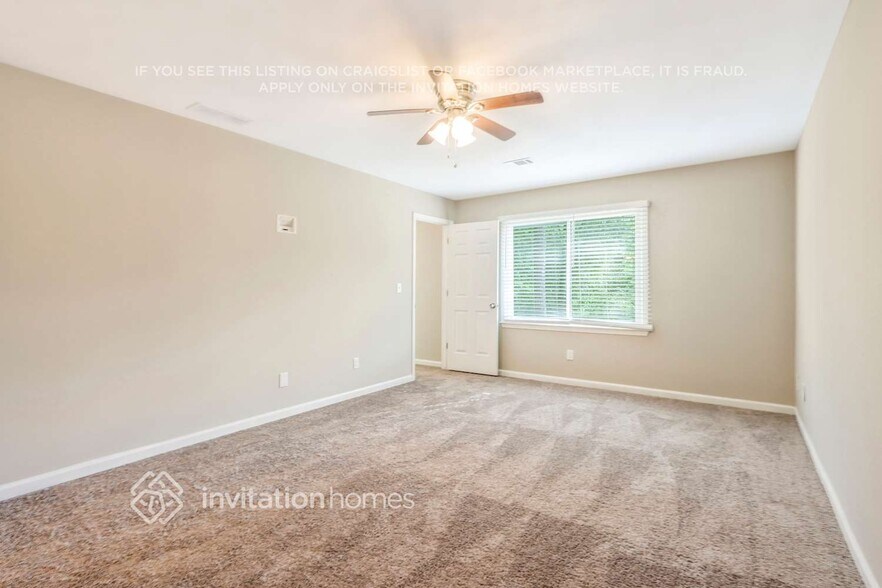 Building Photo - 677 Royal Abbey Dr